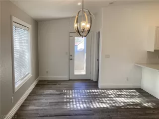 Photo #5: 2364595 Listing 