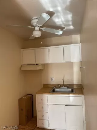 Photo #3: 2364597 Listing