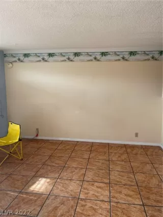 Photo #4: 2364597 Listing