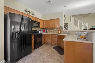 Photo #4: 2364598 Listing 