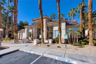 Photo #4: 2364612 Listing 