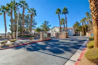 Photo #5: 2364612 Listing 