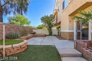 Photo #4: 2364618 Listing