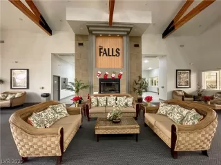 Photo #5: 2364643 Listing 