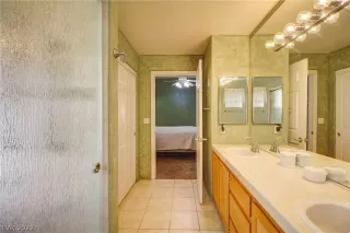 Photo #3: 2364652 Listing