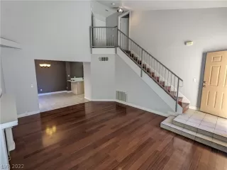 Photo #2: 2364676 Listing 