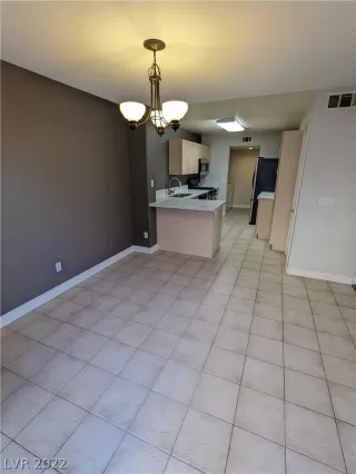 Photo #6: 2364676 Listing 