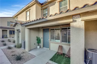 Photo #1: 2364679 Listing 