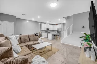 Photo #3: 2364679 Listing 