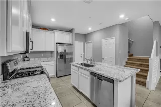 Photo #5: 2364679 Listing 