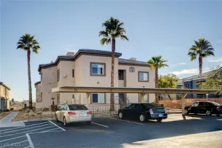 Photo #2: 2364696 Listing 