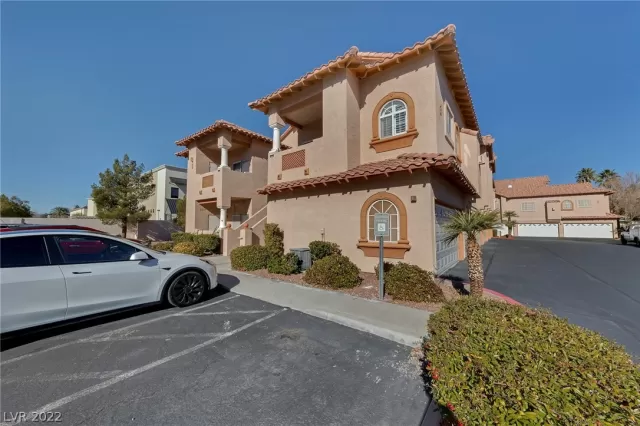 MLS: 2364723 Condo For Sale