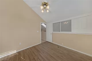 Photo #3: 2364723 Listing