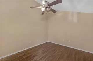 Photo #4: 2364723 Listing