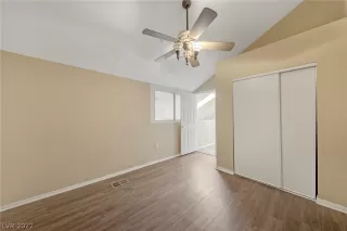 Photo #5: 2364723 Listing