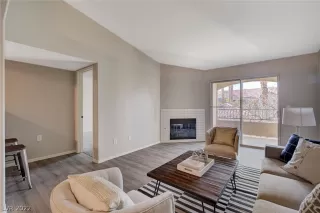 Photo #5: 2364725 Listing