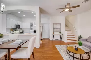 Photo #3: 2364733 Listing 