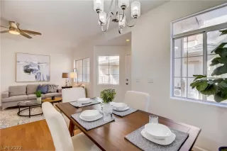 Photo #4: 2364733 Listing 