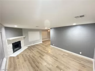 Photo #2: 2364735 Listing 