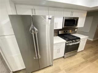 Photo #6: 2364735 Listing 