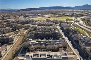 Photo #1: 2364757 Listing