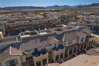 Photo #3: 2364757 Listing