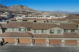 Photo #4: 2364757 Listing