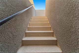 Photo #6: 2364757 Listing