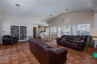 Photo #2: 2364766 Listing