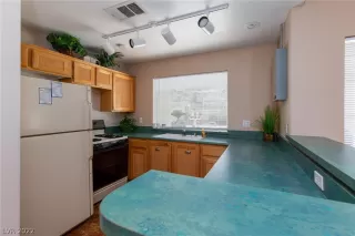 Photo #3: 2364766 Listing