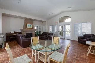 Photo #4: 2364766 Listing