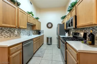 Photo #2: 2364768 Listing