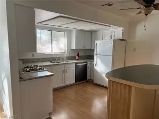 Photo #6: 2364777 Listing 