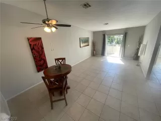 Photo #4: 2364840 Listing