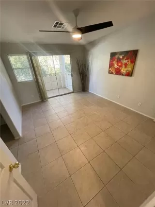 Photo #6: 2364840 Listing