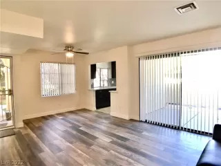 Photo #2: 2364841 Listing 