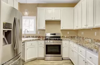 Photo #2: 2364845 Listing