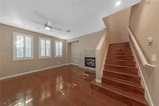 Photo #5: 2364860 Listing