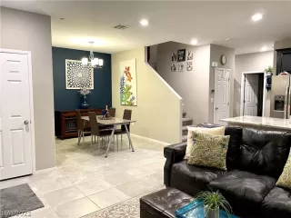 Photo #1: 2364884 Listing