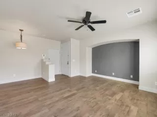 Photo #6: 2364903 Listing 