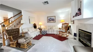 Photo #5: 2364913 Listing