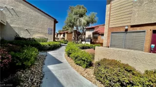 Photo #4: 2364914 Listing