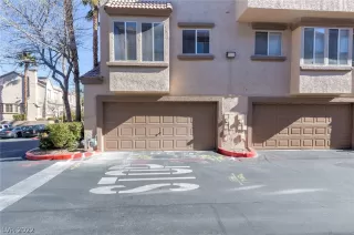 Photo #1: 2364927 Listing 