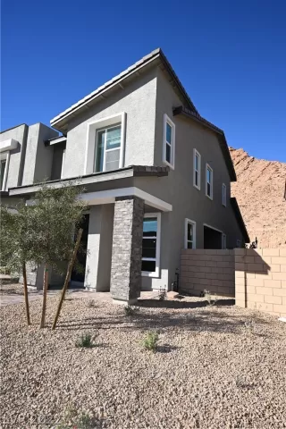 Photo #2: 2364929 Listing 