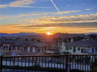 Photo #6: 2364929 Listing 