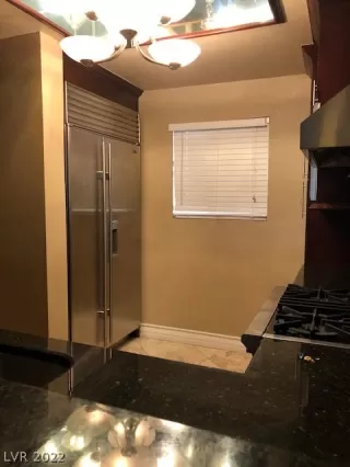 Photo #5: 2364930 Listing