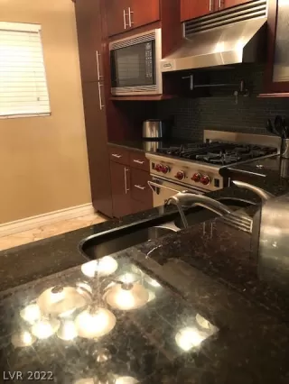 Photo #6: 2364930 Listing