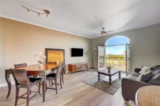 Photo #1: 2364938 Listing