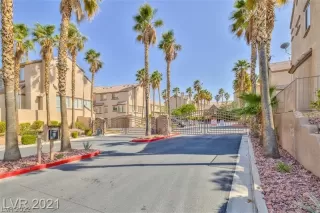 Photo #4: 2364949 Listing