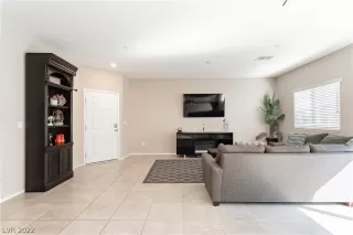 Photo #3: 2364953 Listing